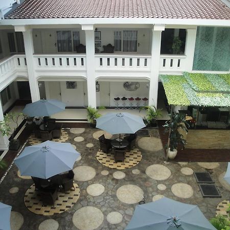Ramayana Hotel Makassar Esterno foto