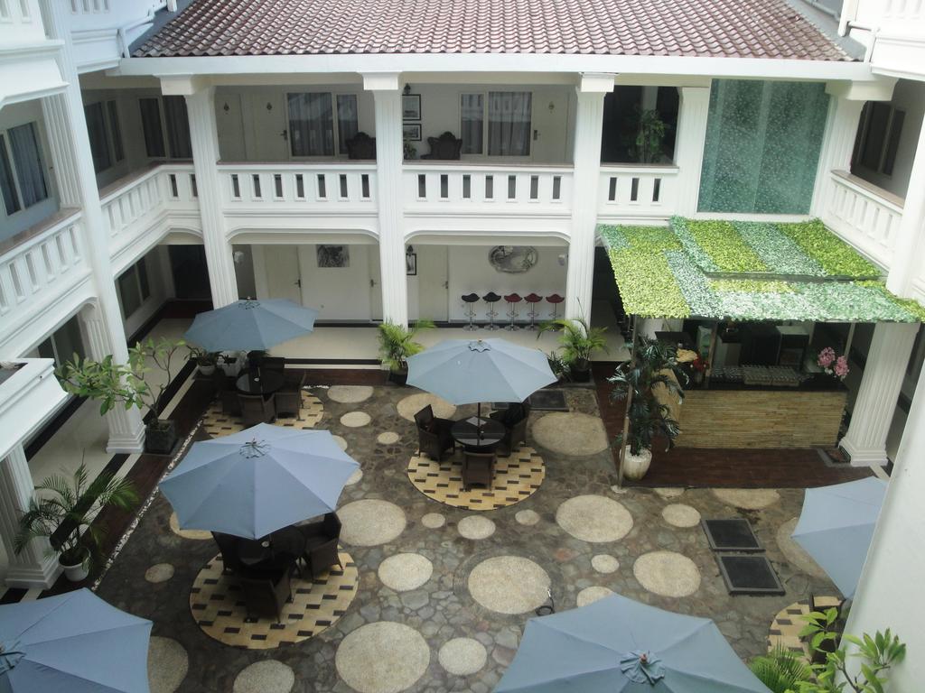 Ramayana Hotel Makassar Esterno foto