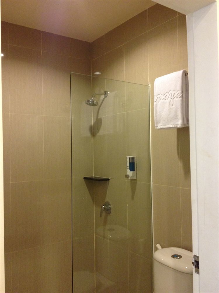 Ramayana Hotel Makassar Esterno foto